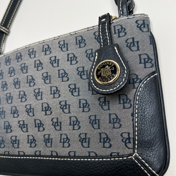 Vintage Dooney & Bourke Black and Gray Logo Shoulder Bag - Picture 3 of 5